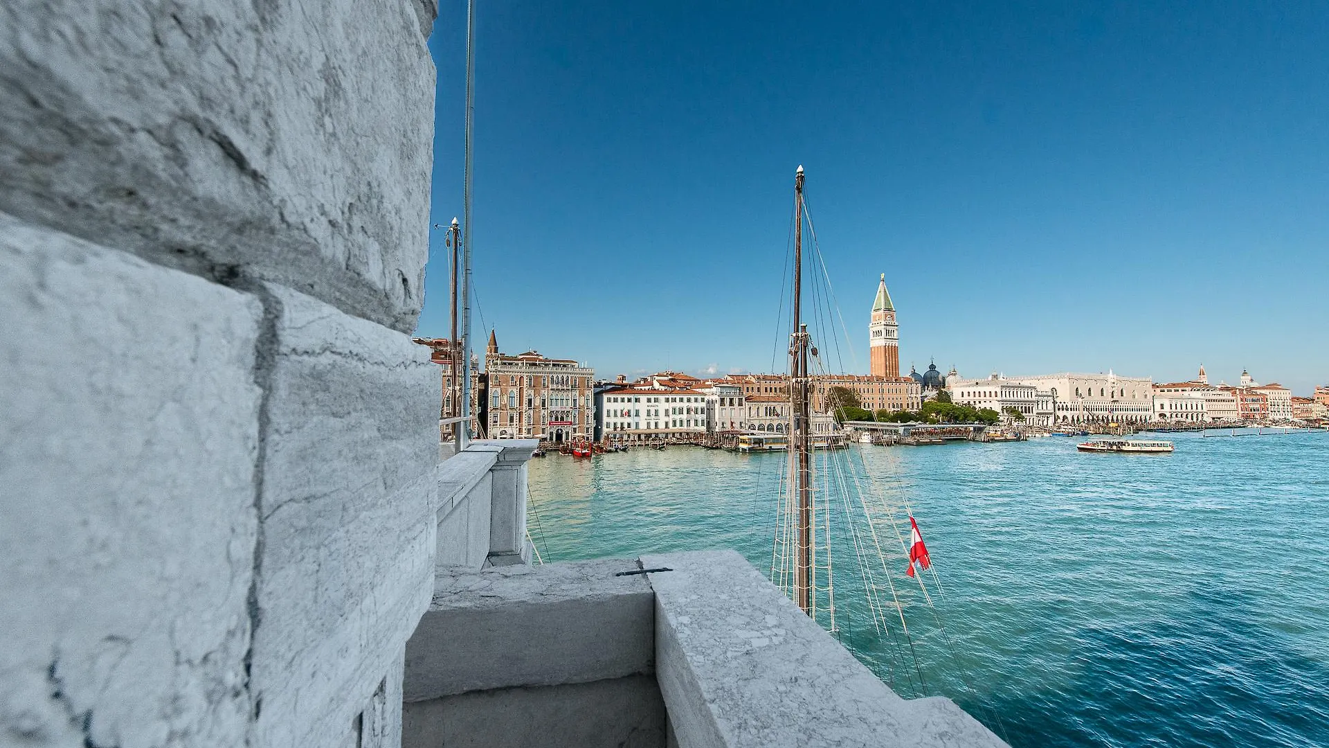 Monaco&Grand Canal Venecia Italia